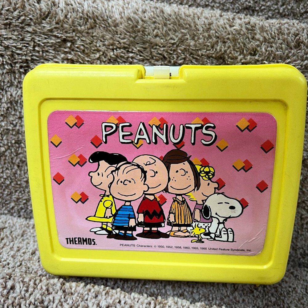 PEANUTS Vintage Yellow  Plastic Lunch Box .